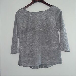 Club Monaco Silver Jacquard Metallic Top Womens Size S 3/4 Sleeve Back Slit